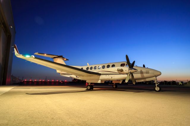 Beechcraft Super King Air 350 (N807CR)