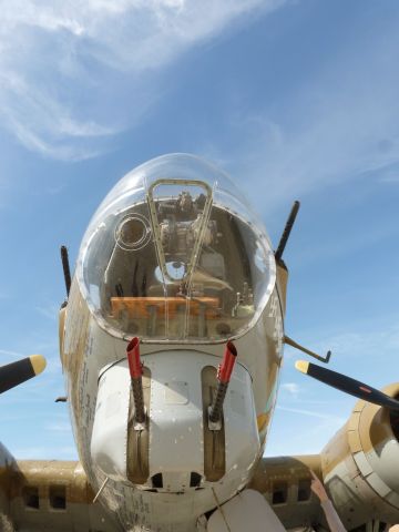 Boeing B-17 Flying Fortress (N93012) - the Norden Bombsight in 909