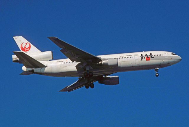 McDonnell Douglas DC-10 (JA8540) - Final Approach to Tokyo-Haneda Intl Airport Rwy16L on 1997/08/01