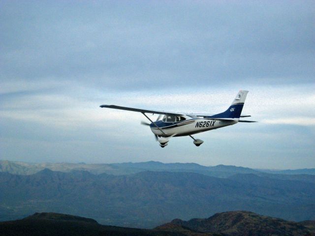 Cessna Skylane (N6261X)