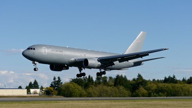 Boeing Pegasus (N842BA) - BOE465 on short final to Rwy 34L to complete a flight test on 9/21/16. (ln 1091 / cn 41852).