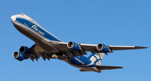 BOEING 747-8 (VQ-BFE)