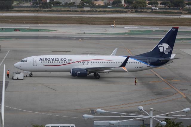 Boeing 737-800 (XA-AMS)