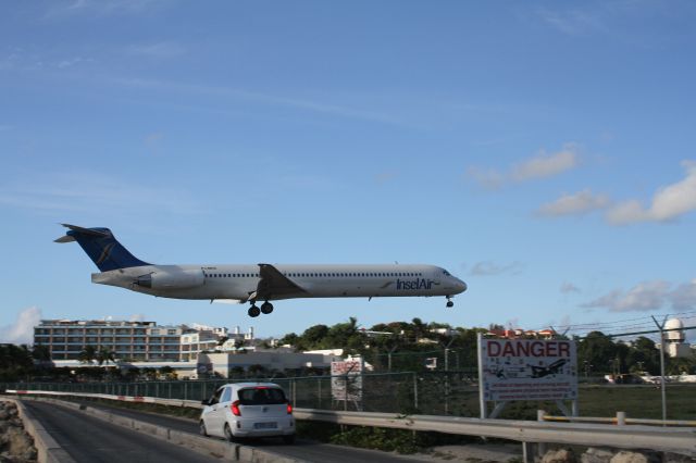 McDonnell Douglas MD-83 (PJ-MDC)