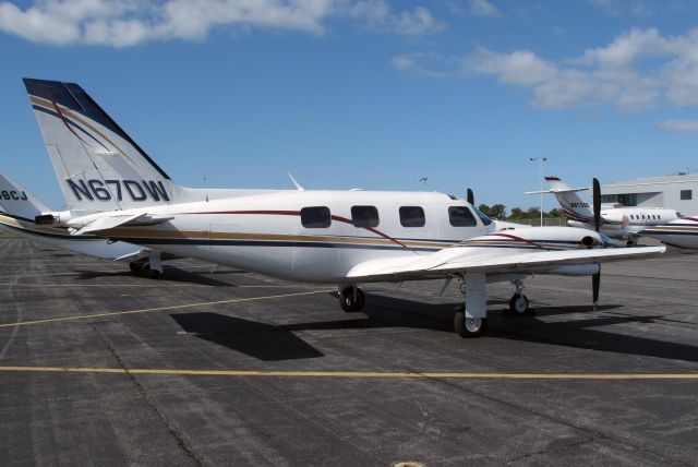 Piper Cheyenne 2 (N67DW) - Great paint scheme!