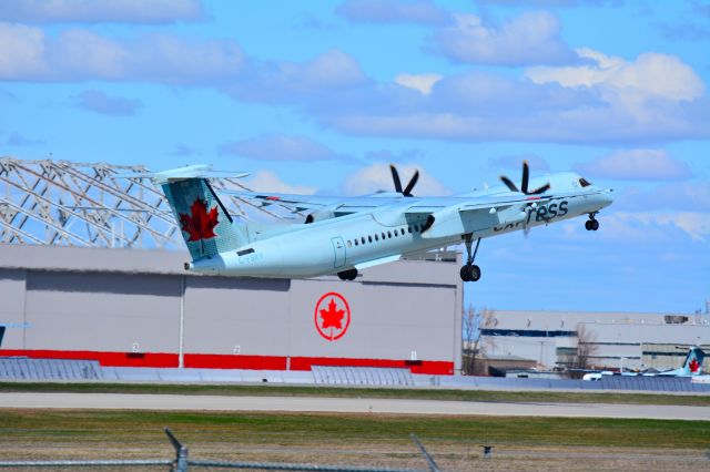 de Havilland Dash 8-400 (C-FSRY)