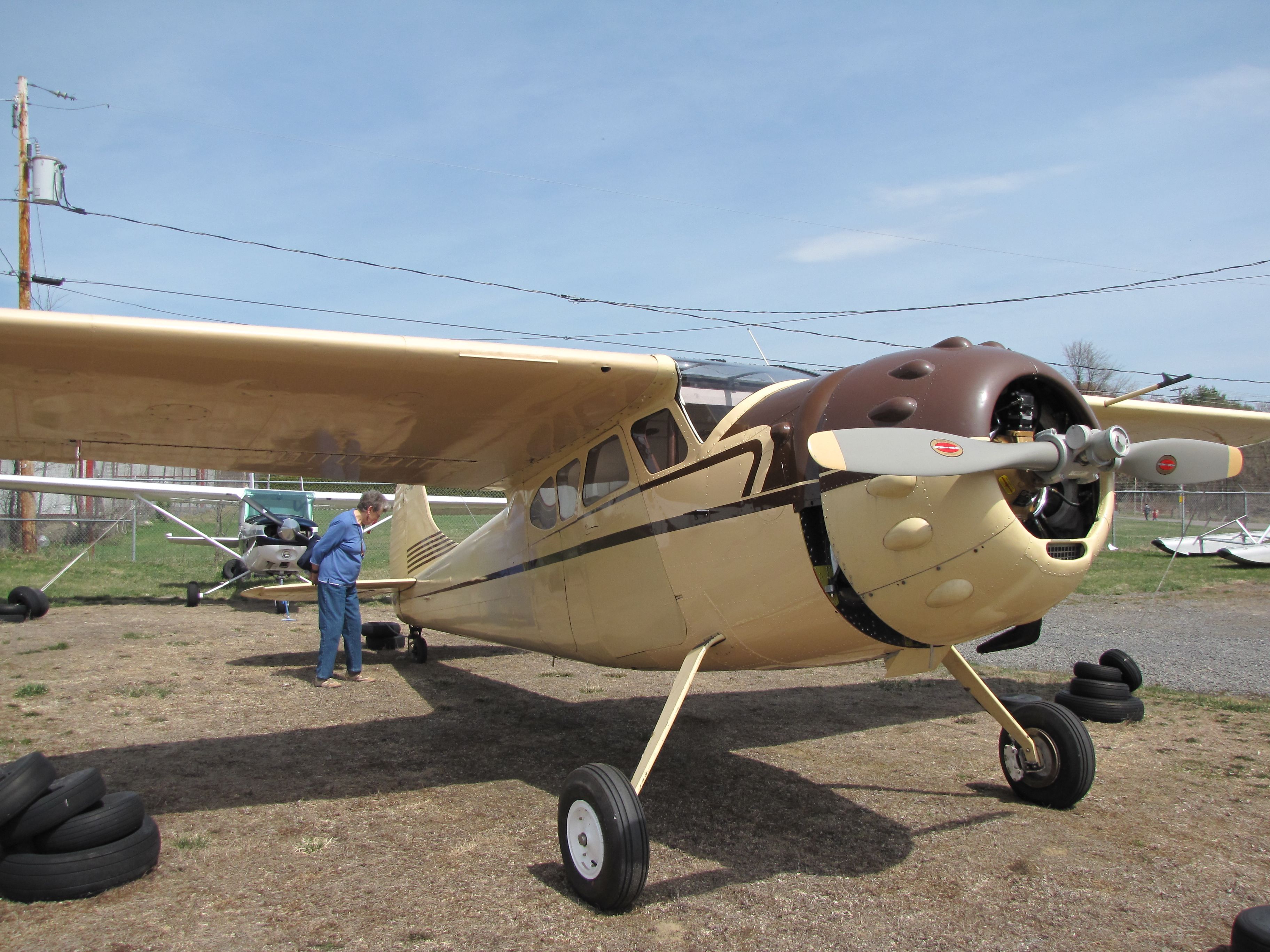 C-FNPT — - Salon de laviation virtuelle du Québec QC. Aéroport de Lachute QC. CSE4 25-04-2009 Cessna 190 C-FNPT