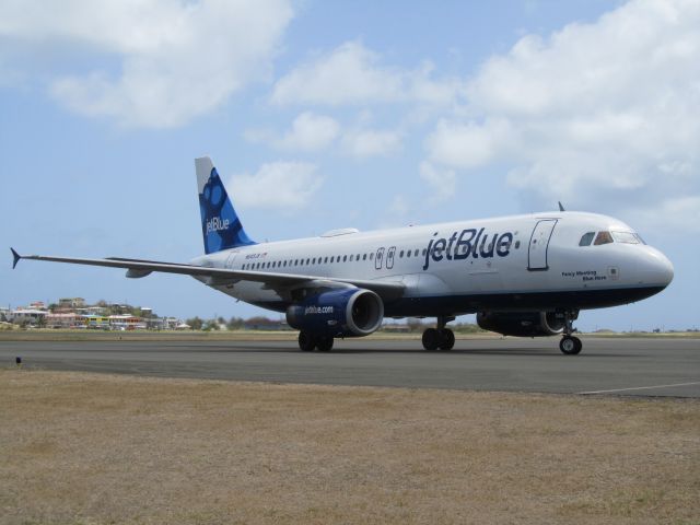 Airbus A320 (N649JB)
