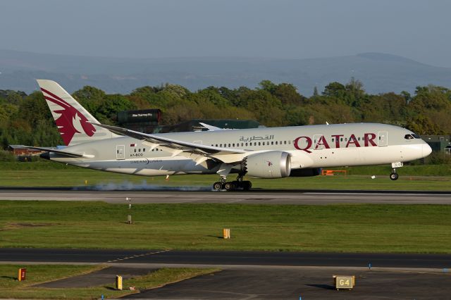 Boeing 787-8 (A7-BCO) - QTR23 arriving in the early evening light.