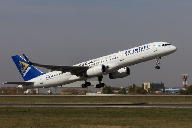 Boeing 757-200 (P4-EAS)