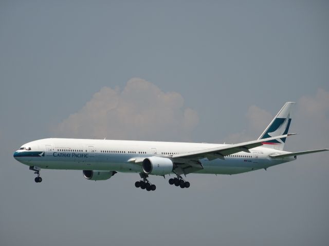 BOEING 777-300 (B-HNM)