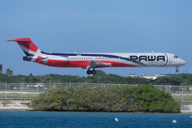 McDonnell Douglas MD-83 (HI992)