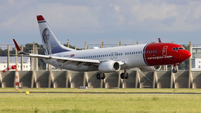 Boeing 737-800 (LN-DYW)