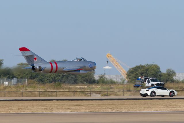 MIKOYAN MiG-17 (N217SH)