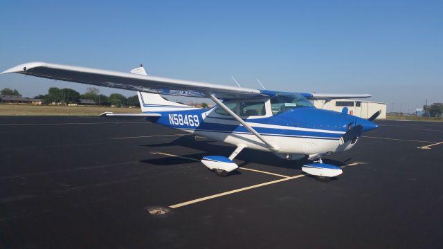 Cessna Skylane (N58469)