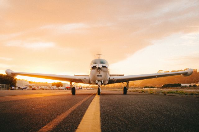 Beechcraft Bonanza (33) (N4104S)