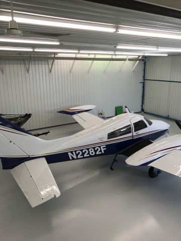 Cessna 310 (N2282F)