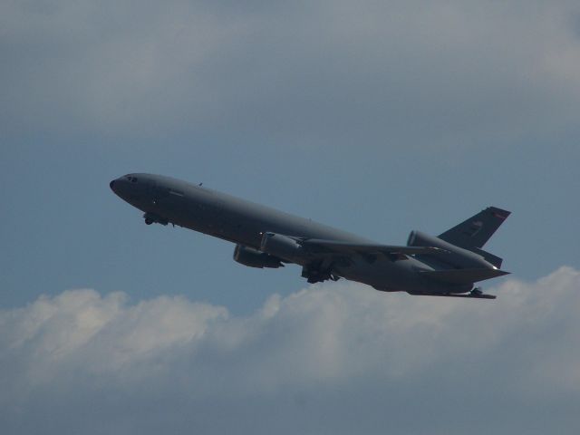 N850029 — - Awesome lift off by 85-0029 KC-10 GUCCI 29 at the Tanker Convention Nashville TN (KBNA) in 2007 ...Photo by Mike Day