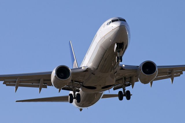 Boeing 737-800 (N73291) - PBI