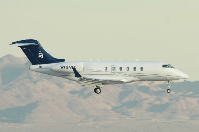 Bombardier Challenger 300 (N724SC) - On approach into LAS