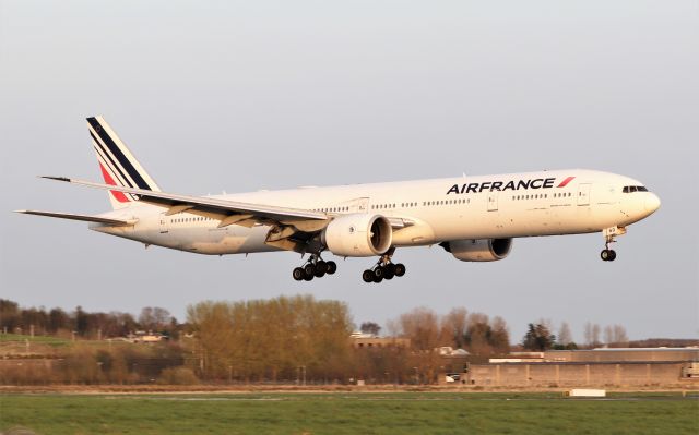 BOEING 777-300 (F-GZND) - air france b777-328er f-gznd landing at shannon from paris for painting by iac 30/3/21.