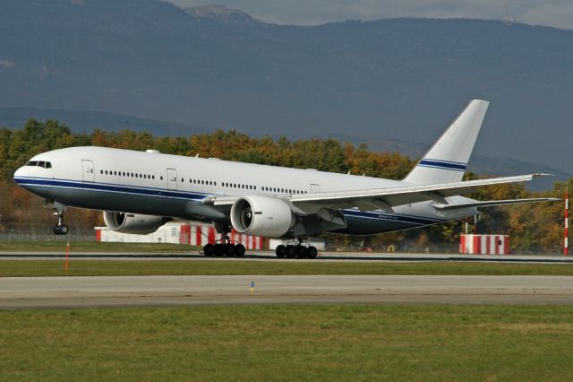 Boeing 777-200 (N777AS)