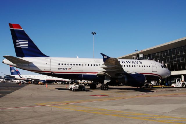 Airbus A319 (N740UW) - little winglets ont the A319are still cool !