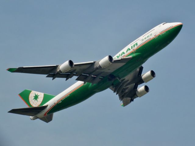 Boeing 747-400 (B-16412)