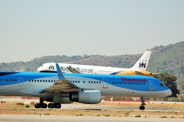 Boeing 757-200 (G-CPEU)