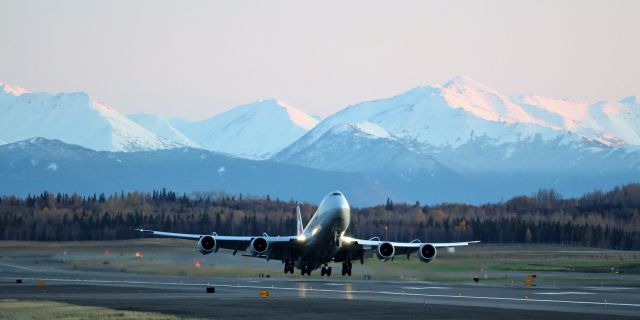 BOEING 747-8 —