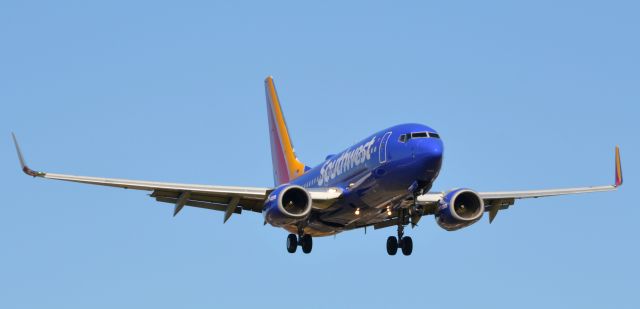 Boeing 737-700 (N7820L)
