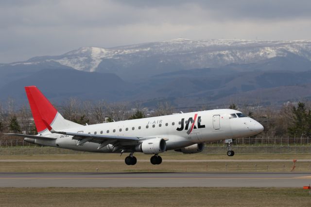 Embraer 170/175 (JA218J) - 01 May 2016:ITM-HKD.