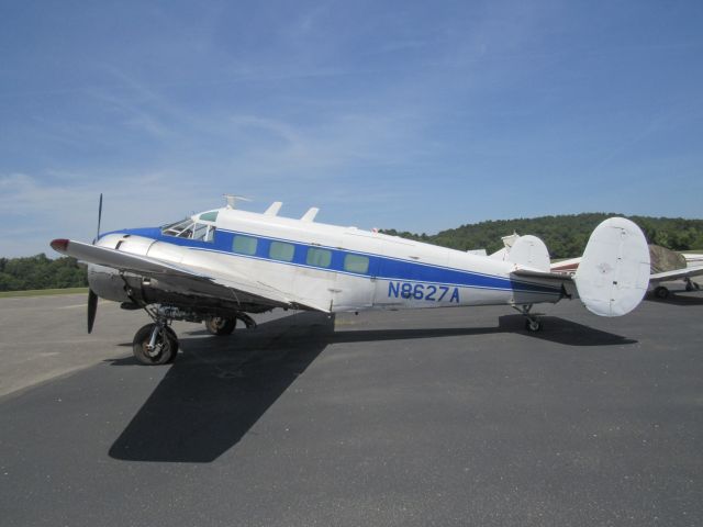 Beechcraft 18 (N8627A)