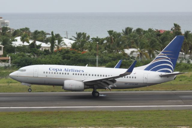 Boeing 737-700 (HP-1373CMP)