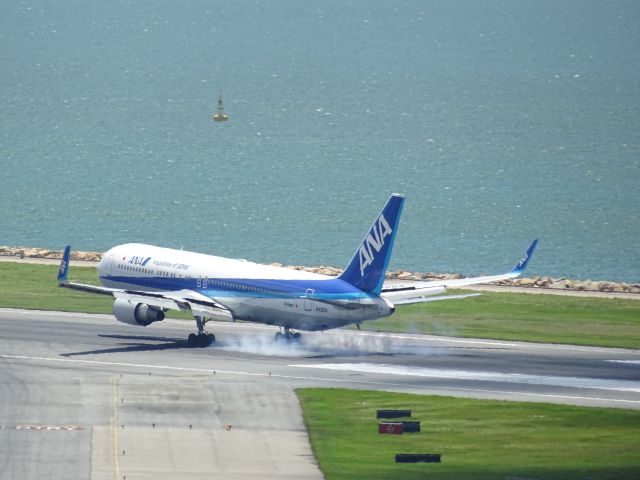 BOEING 767-300 (JA622A)