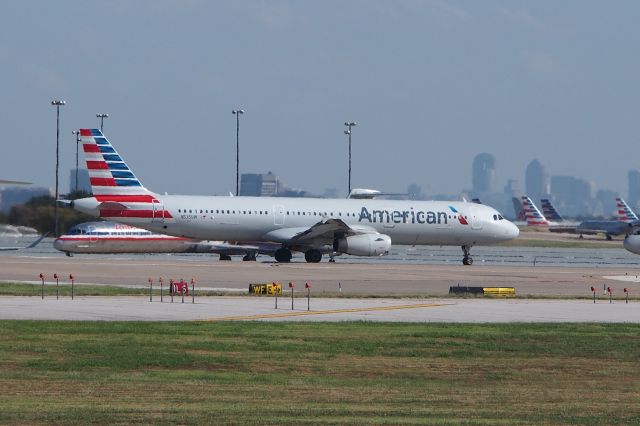 Airbus A320 (N535UW)