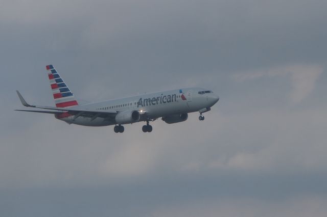 Boeing 737-700 (N949AN)