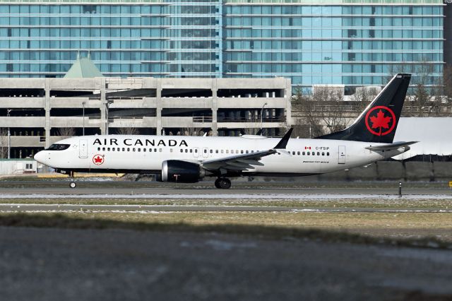 Boeing 737 MAX 8 (C-FSIP)