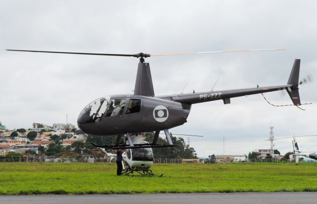 Robinson R-44 (PS-ZZZ)