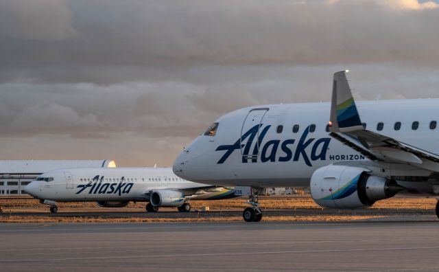 Embraer 175 (N638QX) - E175 AND B737-900ER