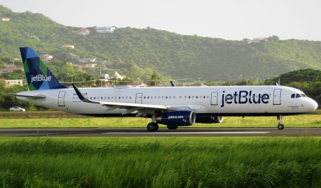 Airbus A321 (N967JT)