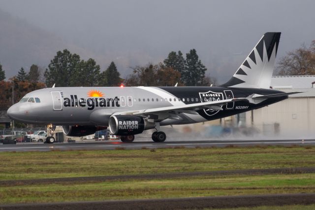 Airbus A319 (N328NV)