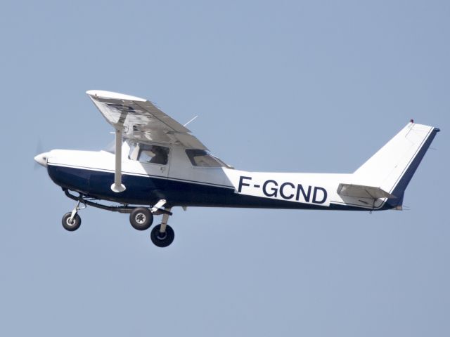 Cessna 152 (F-GCND) - Departure runway 17 at Cannes, France.br /Note the exhaust pipe. Noise regulations in Europe.