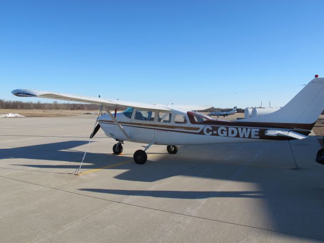 Cessna Skylane (C-GDWE)