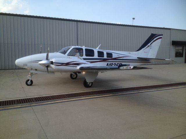 Beechcraft Baron (58) (N835P)