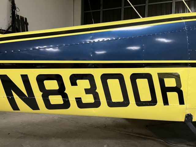 Piper Cherokee (N8300R)