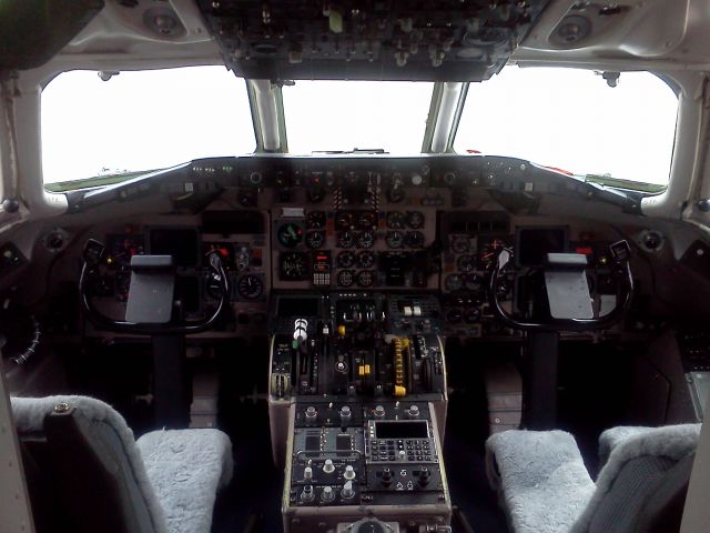 McDonnell Douglas MD-80 (N572AA)