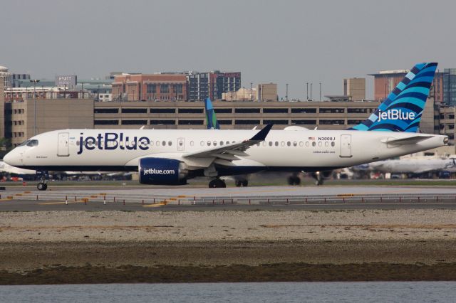 Airbus A220-300 (N3008J)