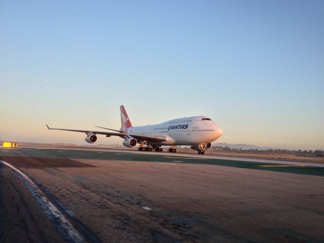 Boeing 747-200 —