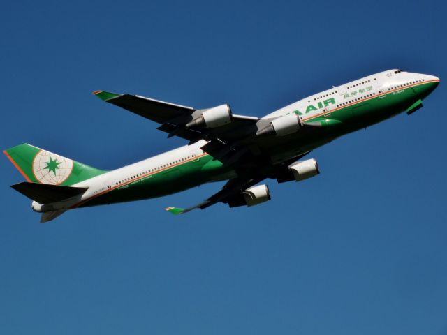 Boeing 747-400 (B-16409)